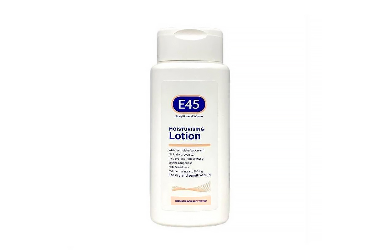 E45 MOISTURISING LOTION 24 HOURS DRY AND SENSITIVE SKIN 200ML - Apotek Plus Pharmacy
